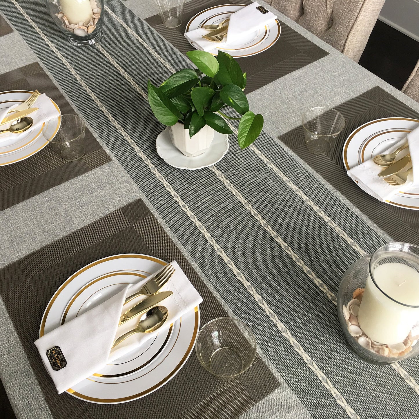 JL Prime 50 Piece Gold Plastic Plates for 25 Guests, Heavy Duty Reusable Disposable Plastic Plates with Gold Rim for Party and Wedding with 25 Dinner Plates & 25 Salad Plates