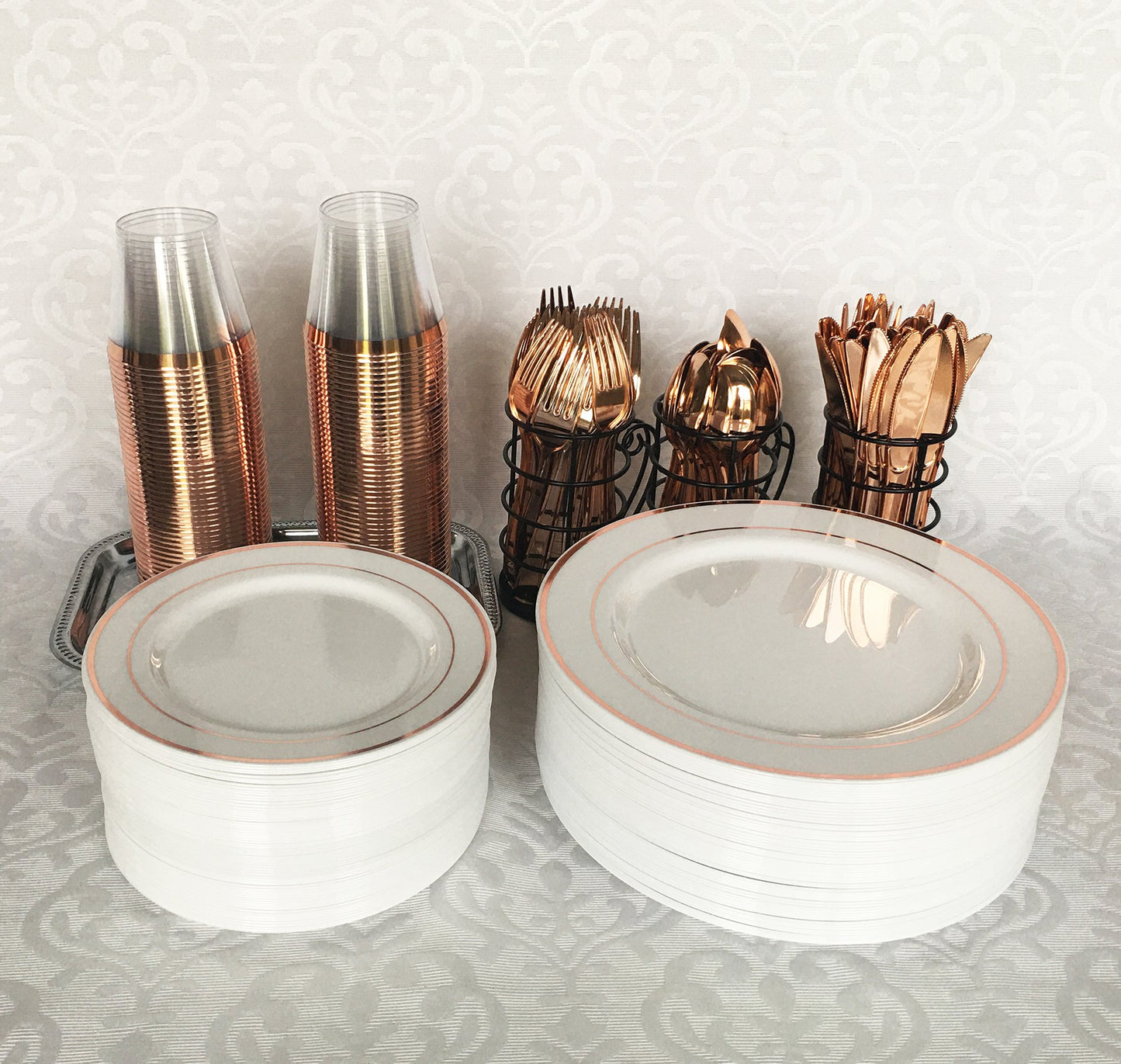 JL Prime 100 Rose Gold Plastic Cups, 9 Oz Heavy Duty Reusable Disposable Rose Gold Rim Clear Plastic Cups, Old Fashioned Tumblers, Hard Plastic Drinking Cups for Party and Wedding