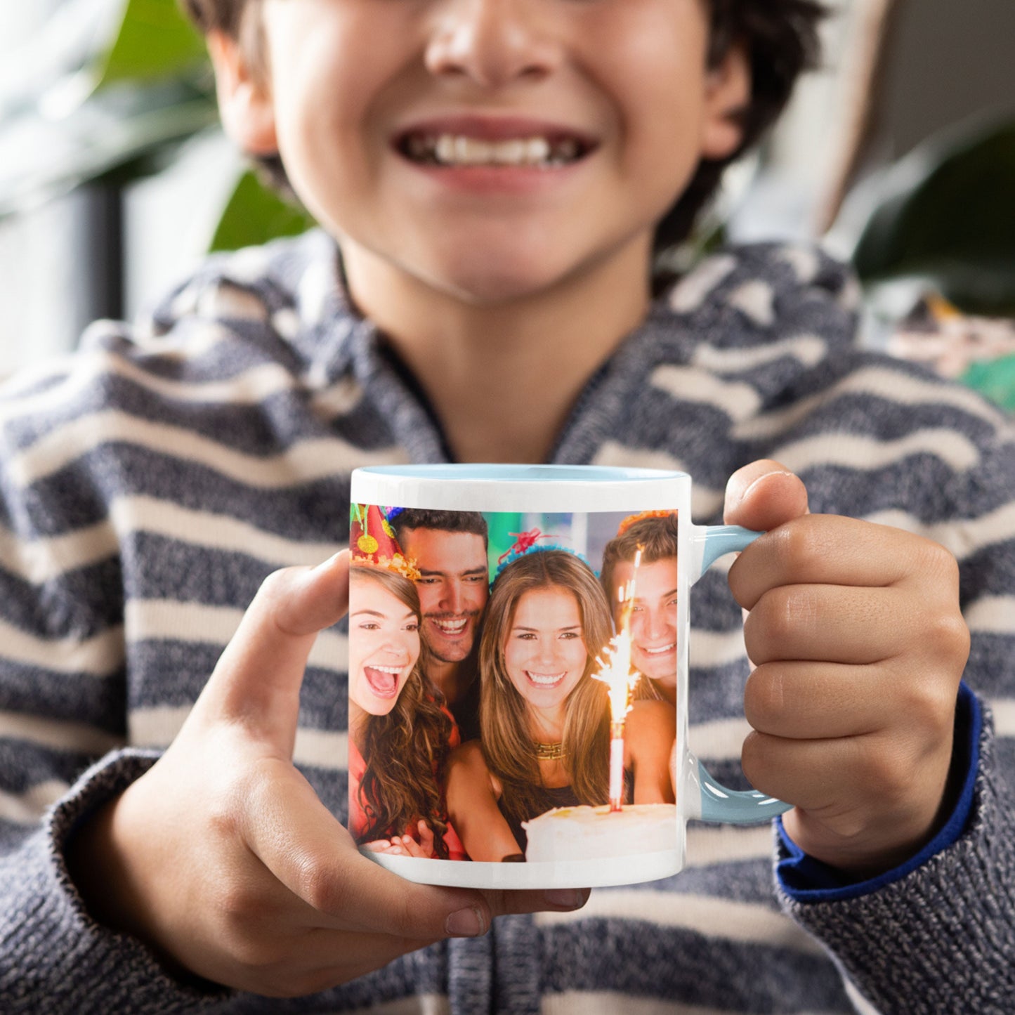 Tasse personnalisée, Tasse à café en céramique blanche/bleu clair de 325 ml avec motif enveloppant, Cadeau personnalisé avec photo, texte ou logo