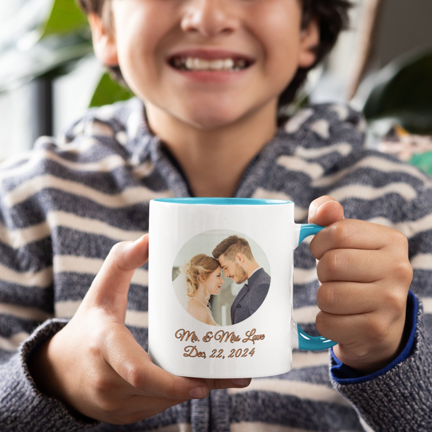 Personalisierte Tasse, weiß/Cambridge-Blau, 325 ml, Geschenkidee mit Foto, Text oder Logo, Kreisdesign