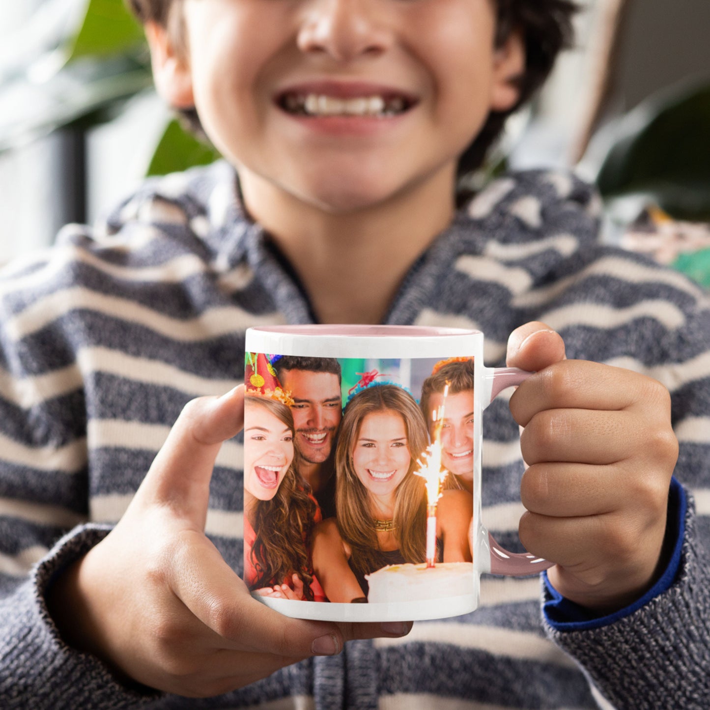 Personalisierte Tasse, weiß/rosa, 325 ml, Geschenkidee mit Foto, Text oder Logo, Rundum-Design