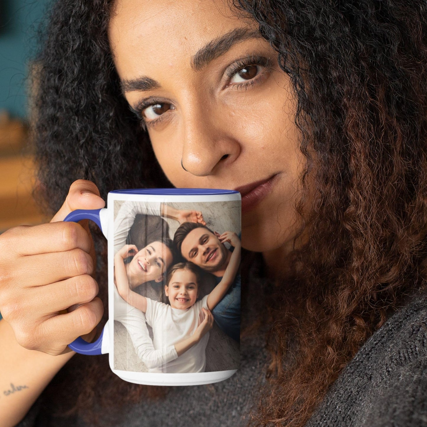 Mug personnalisé, Tasse à café en céramique 44 cl blanche/bleue motif carré, Cadeau personnalisé avec photo, texte ou logo
